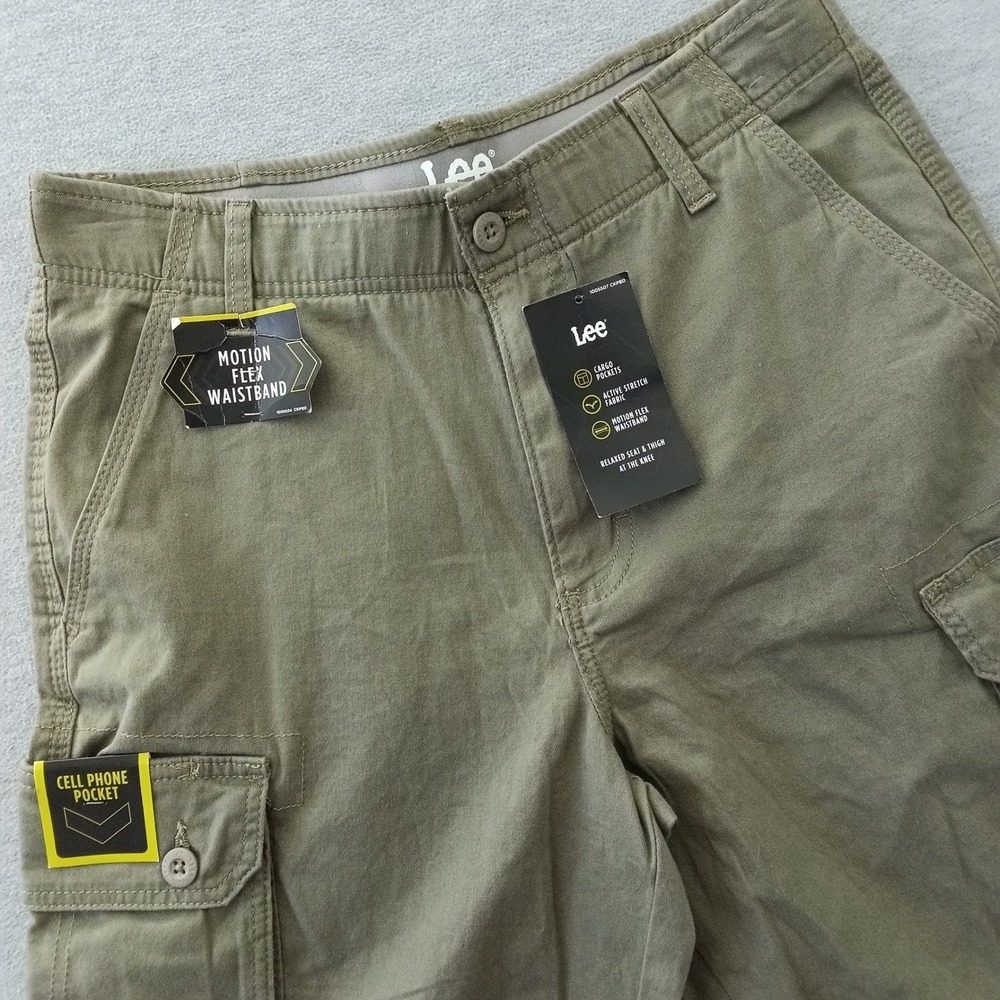 Lee Mens Active Stretch Cargo Shorts Olive Green Motion Flex Waistband 30 NWT